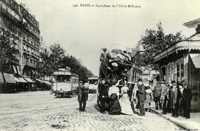 Paris Carrefour Ecole Militaire