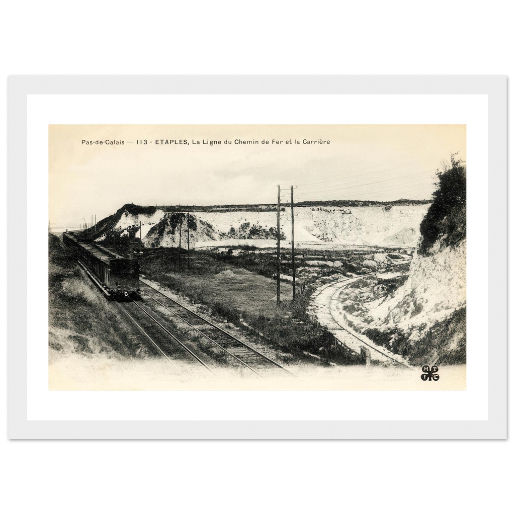 Etaples - la ligne de Chemein de Fer et la Carriere