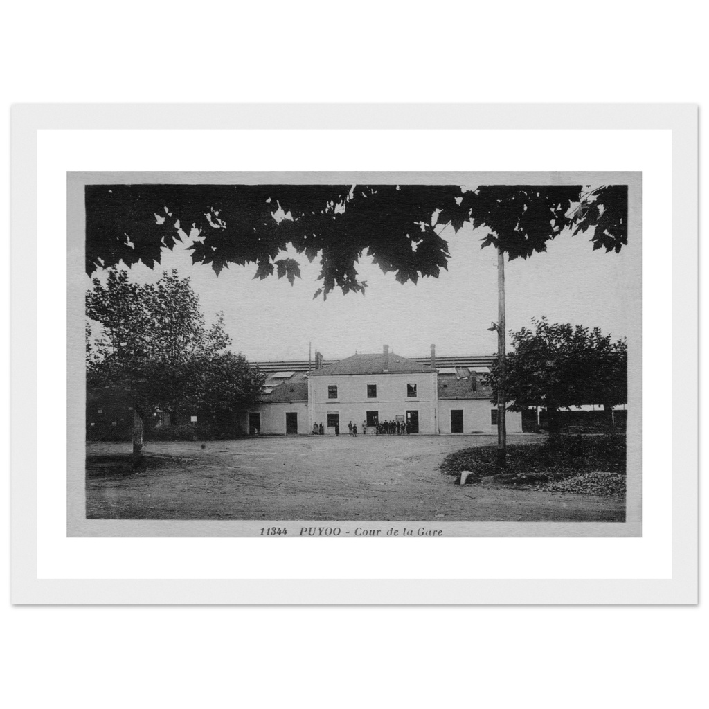 Puyoo - Cour de la Gare