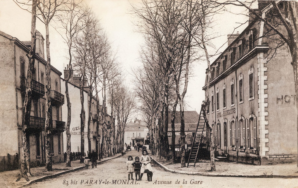 Paray-le-Monial - Avenue de la Gare