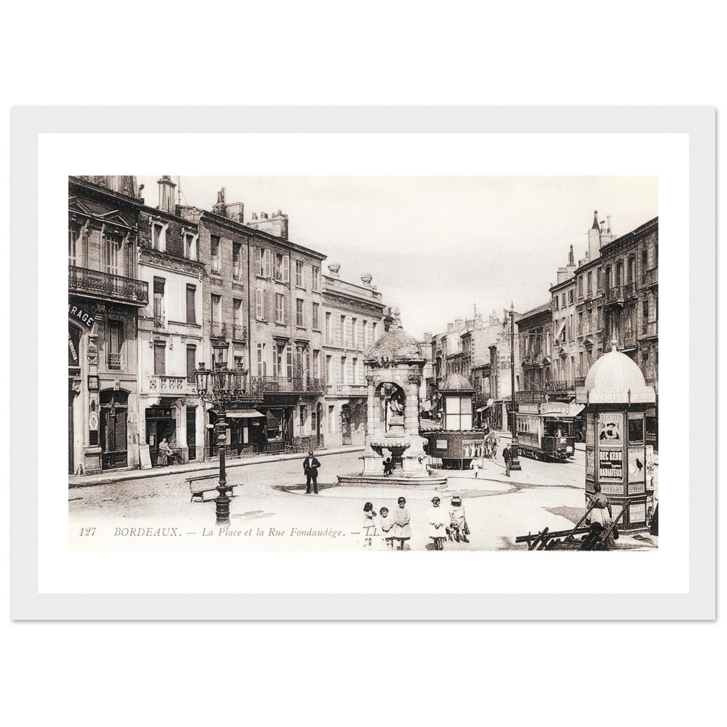 Bordeaux - La place et la rue Fondaudege