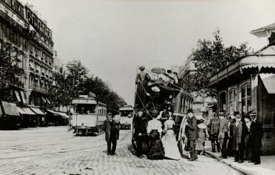 Paris Carrefour Ecole Militaire