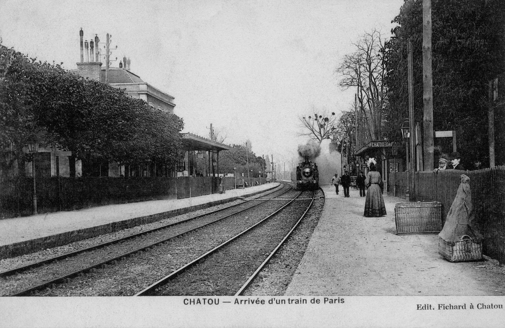 Chatou - Arrivée d'un train de Paris