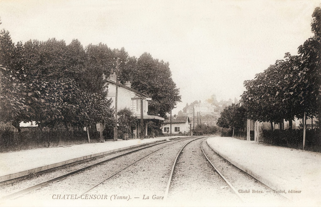 Chatel-Censoir (Yonne) - La gare