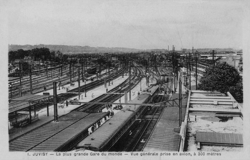 Juvisy - La plus grande gare du monde - Vue prise en avion, ˆ 300 metres