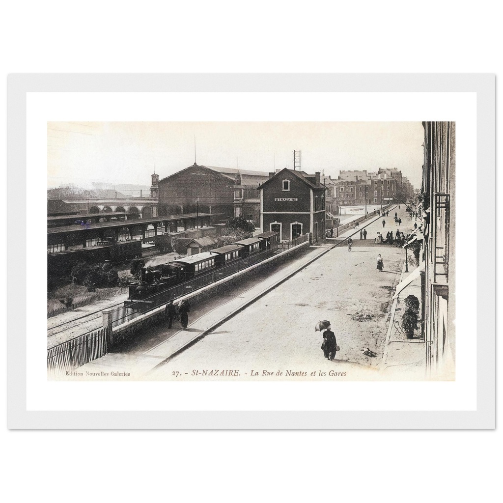 St Nazaire  -La rue de Nantes et les gares