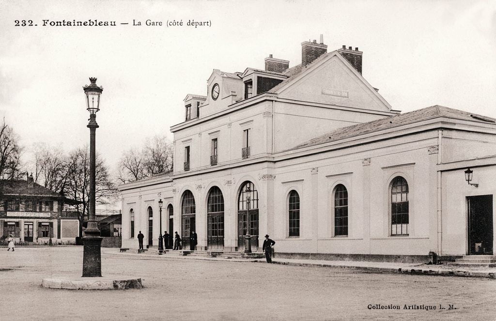 Fontainebleau -La Gare, cote depart