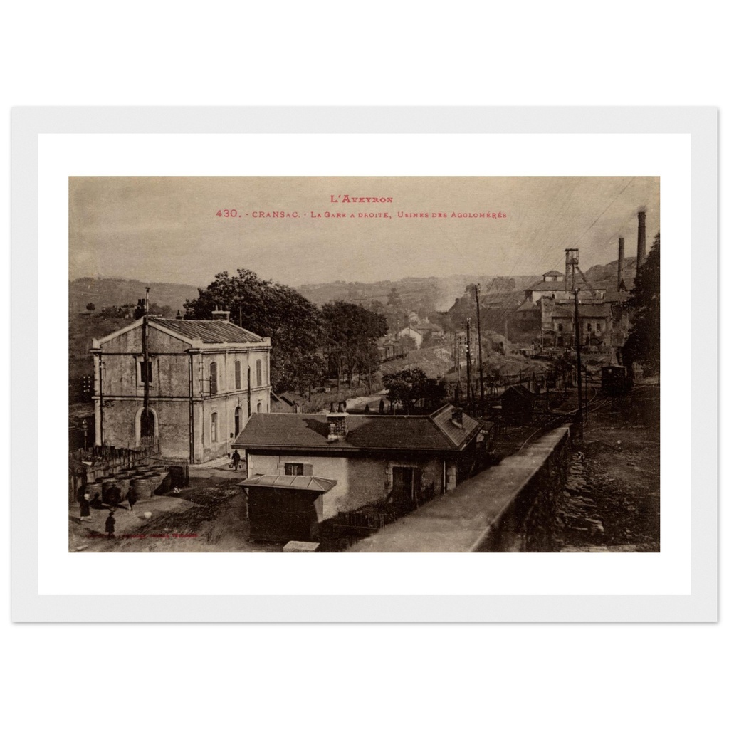 Cransac - la gare, a droite usine des agglomeres
