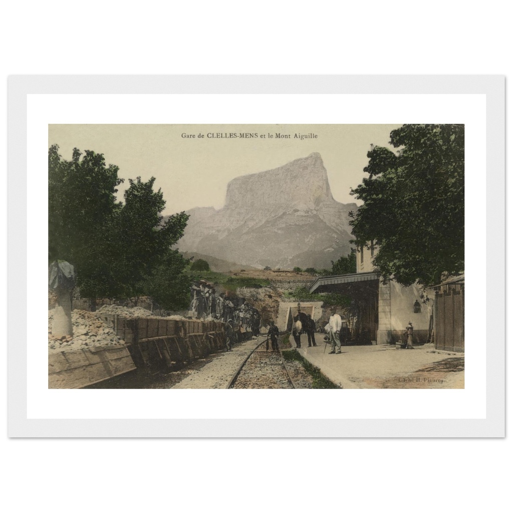 Cielles Mens - Gare de Cielles Mens et le mont Aiguille