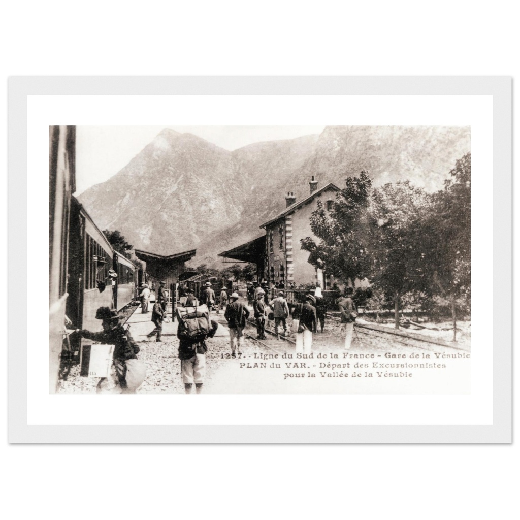 Ligne du Sud de la France - gare de la Vesubie - Plan du Var Depart des Excursionnistes pourla vallee de la Vesubie