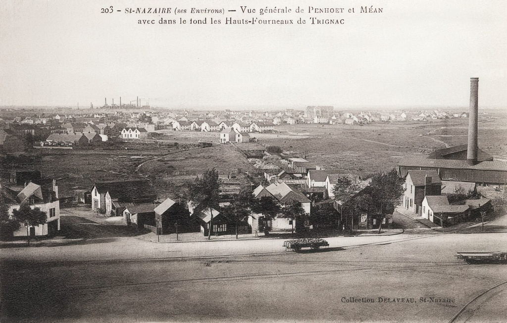 St-Nazaire (ses environs) - Vue generale du Penhoet et Mean, avec dans le fond les hauts-fourneaux de Trignac