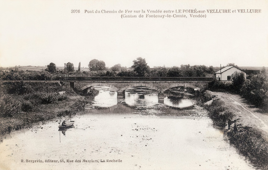 Pont du chemin de fer sur la vendee entre le poree-sur-Velluire et Velluire (Canton de Fontenay-le-Comte, vendee)