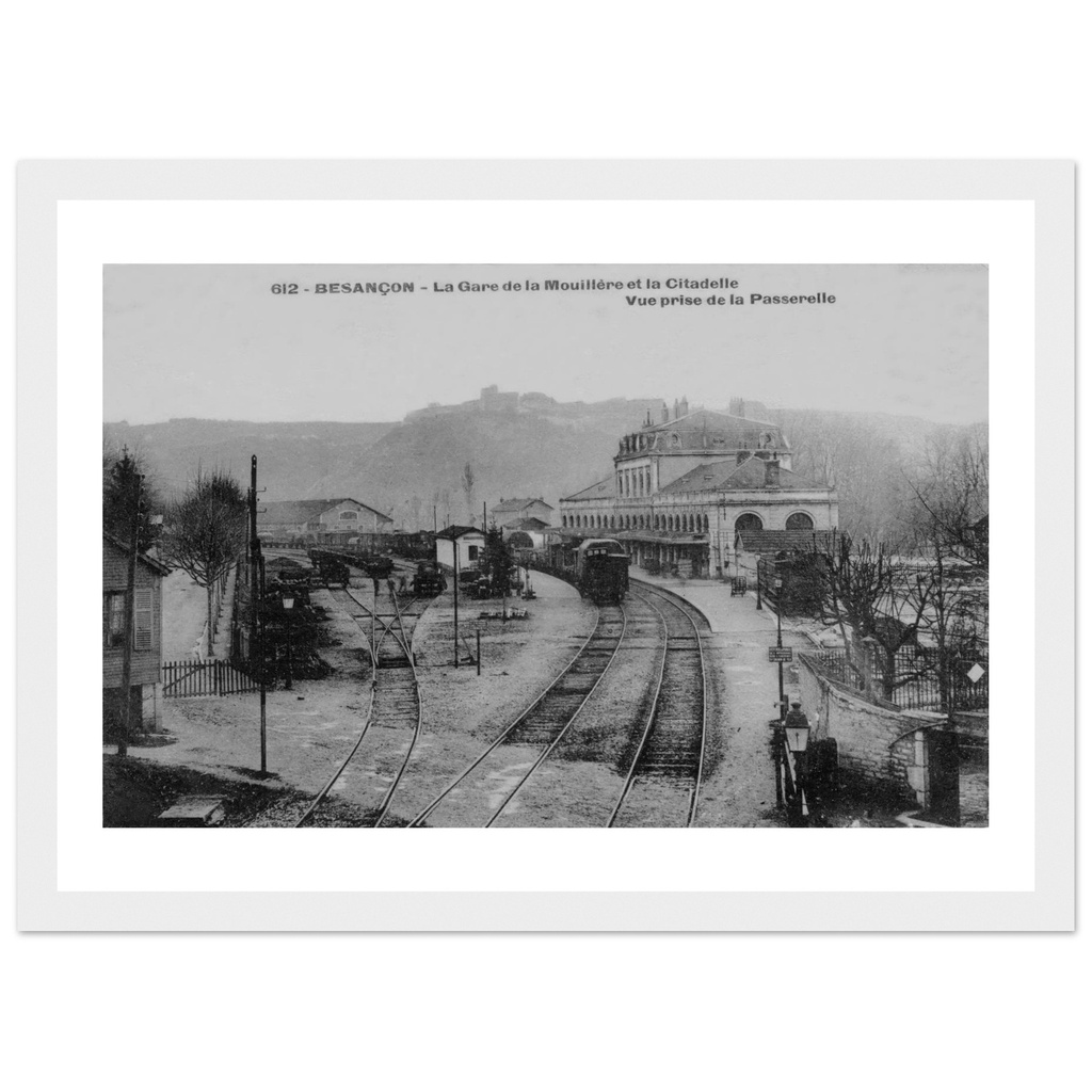 Besançon - La gare de la Mouillere et la Citadelle et vue prise de la passerelle