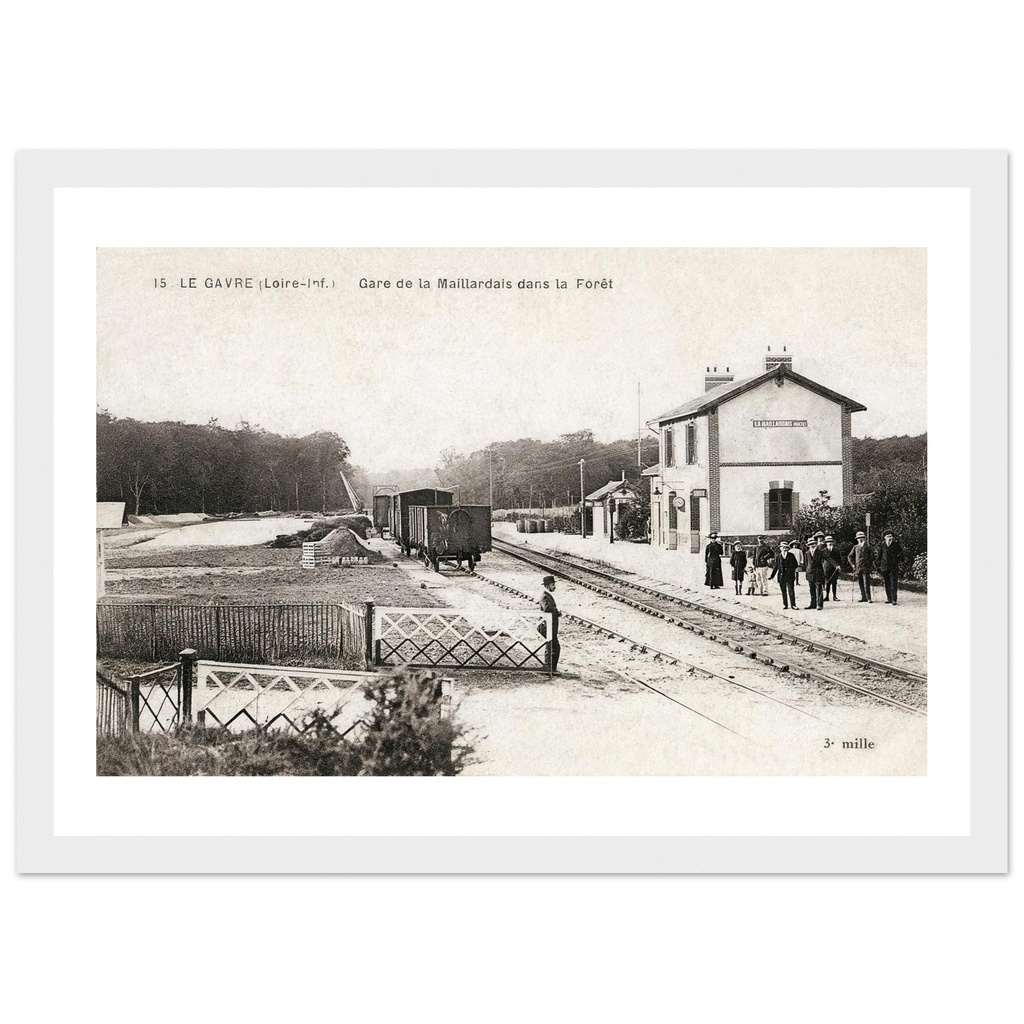 Le Gavre - La Gare de la Maillardais dans la foret