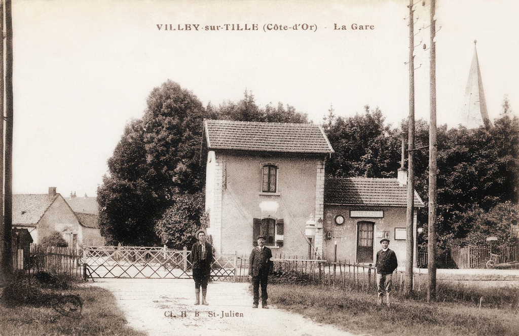 Villey sur Tille  (Cote d'or)  -La Gare