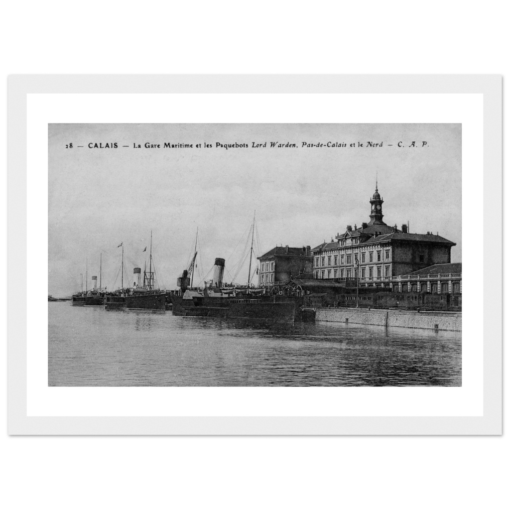 Calais - La gare Maritime et les Paquebots Lord Werden Pas-de-Calais et le Nord