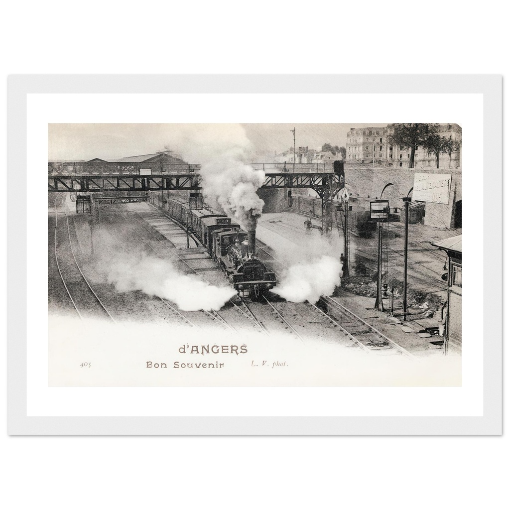 Angers, carte souvenir - La Gare, Train en Marche