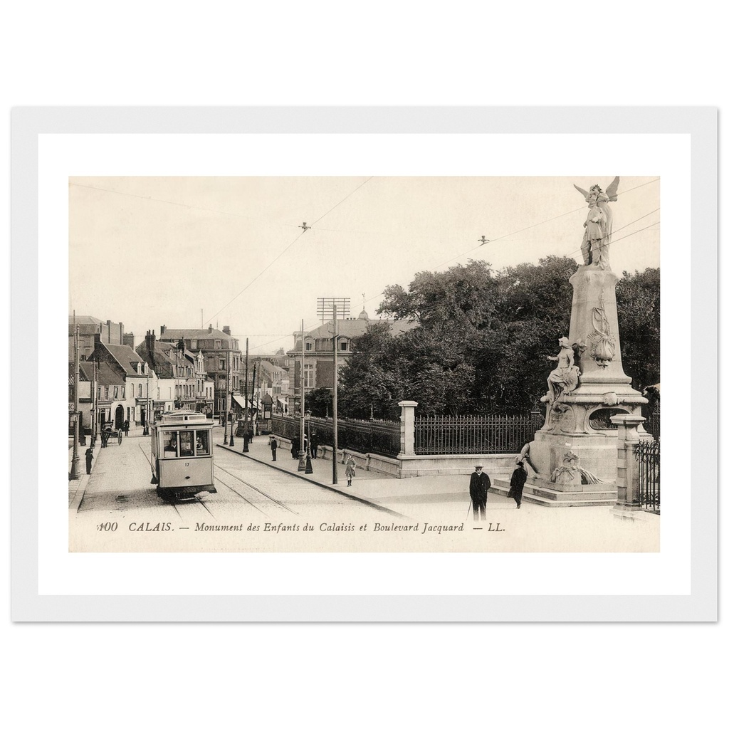 Calais-monument des enfants du Calaisis et boulevard Jacquard