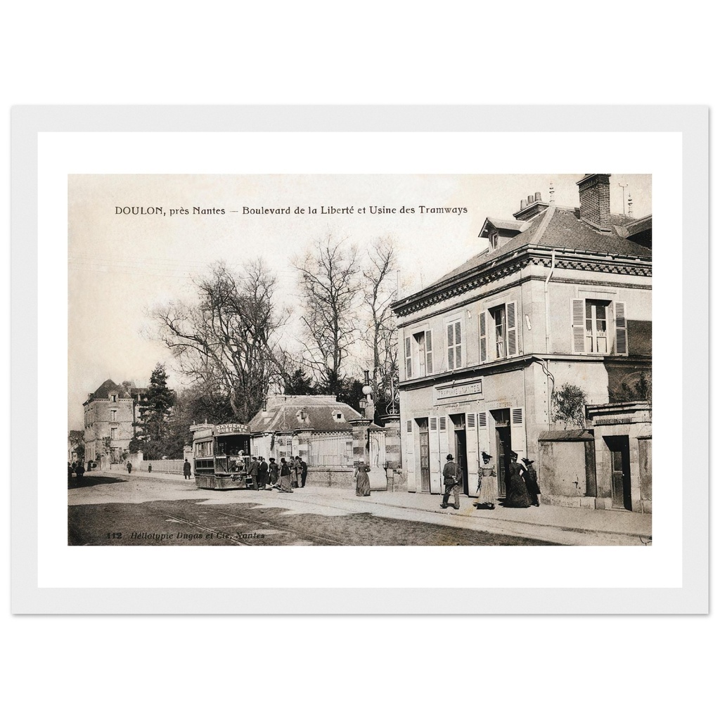 Doulon près de Nantes - Boulevard de la Liberté et usine et des tramways