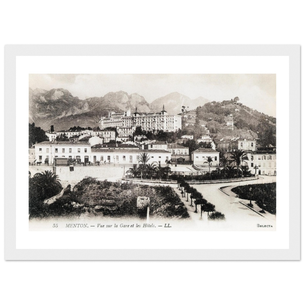 Menton - Vue sur la Gare et les Hotels