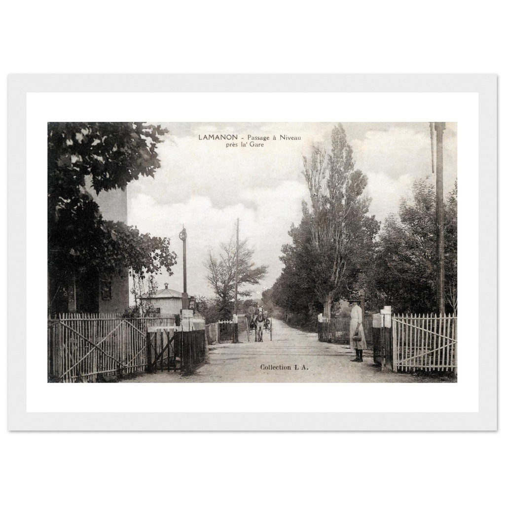 Lamanon - Passage a Niveau - Pres de la Gare