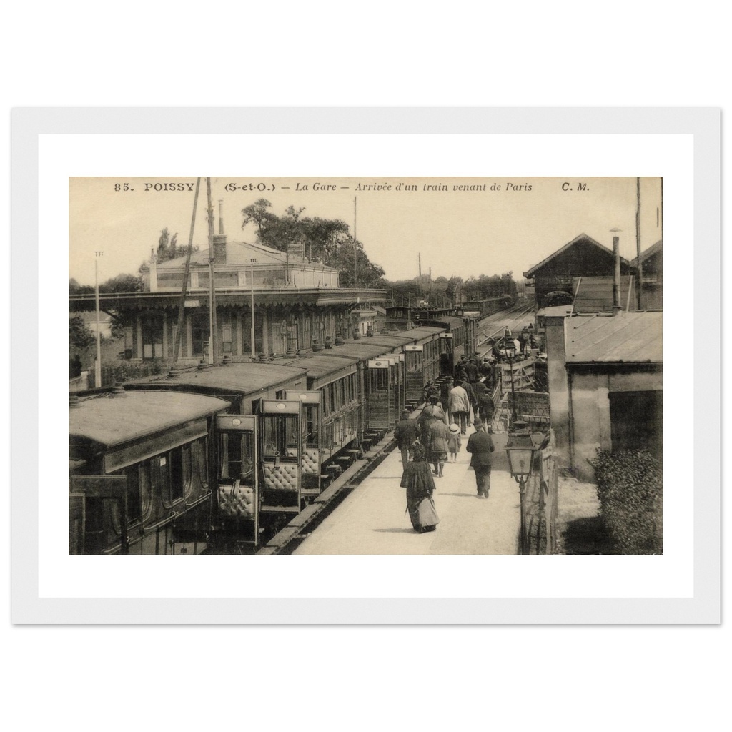 Poissy - la gare , arrivee d'un train venant de Paris
