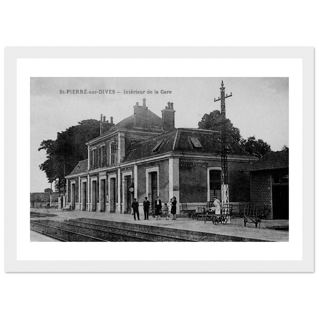 Saint-Pierre-sur-Dives - La Gare et l'Église de Douville