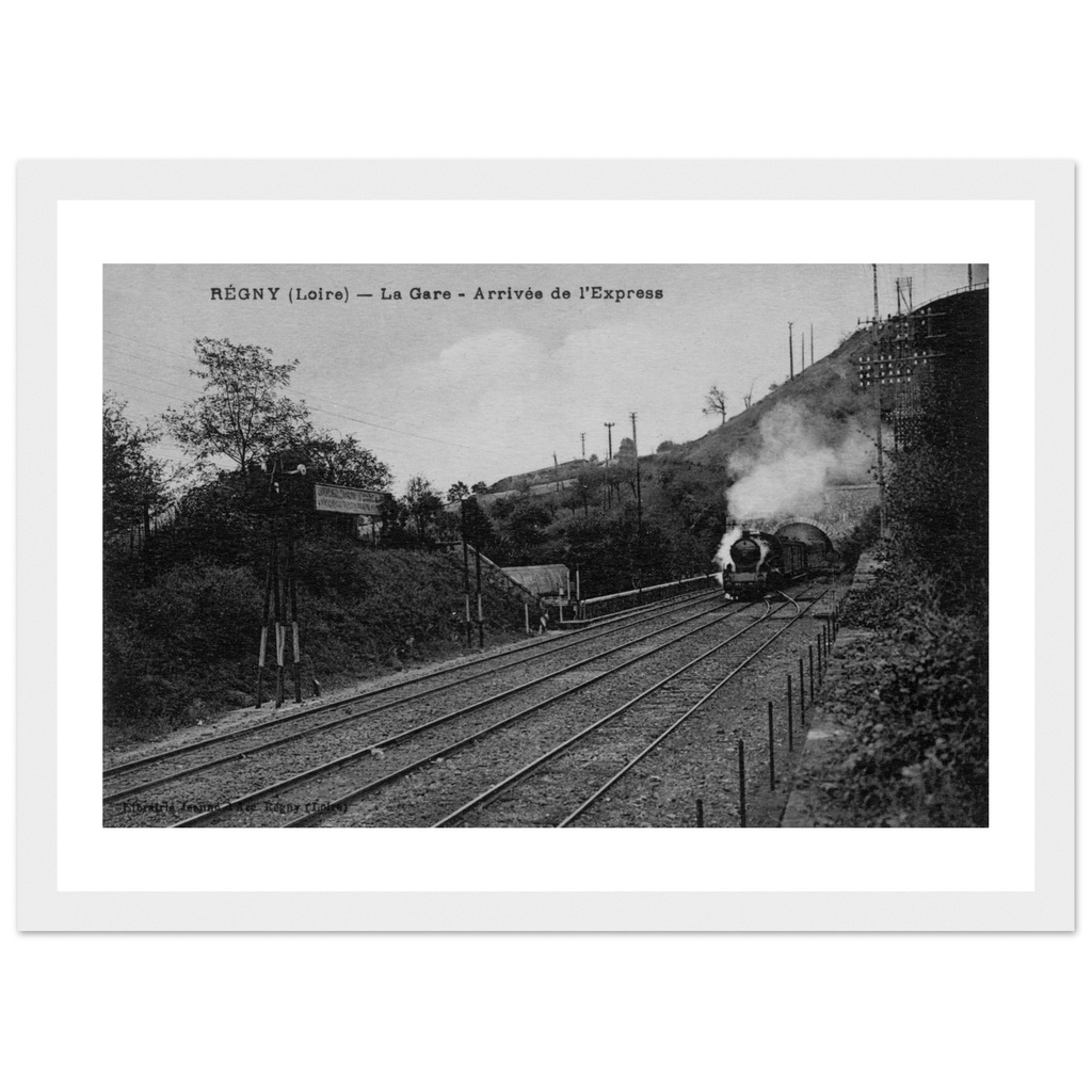 Regny - Loire - La gare - Arrivee de l'Express