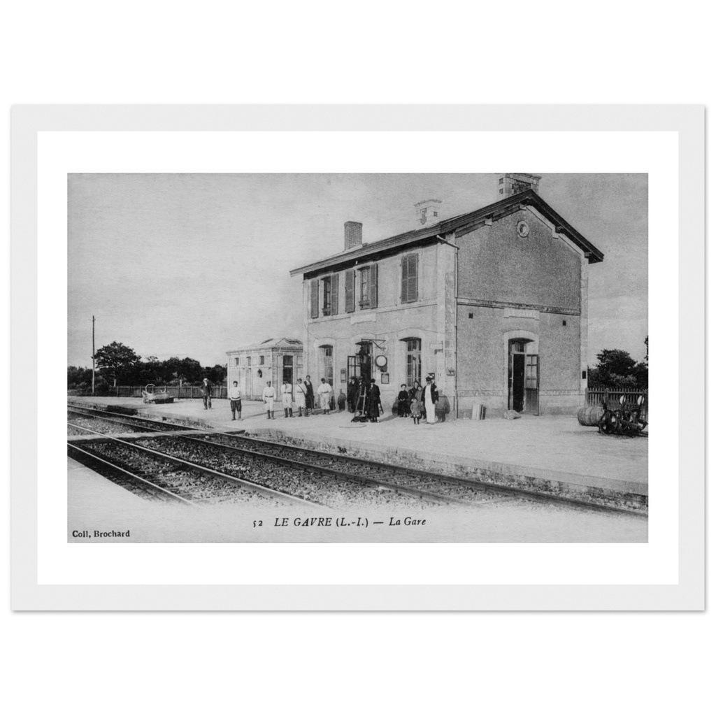 Le Gavre - La Gare de Maillardais dans la foret