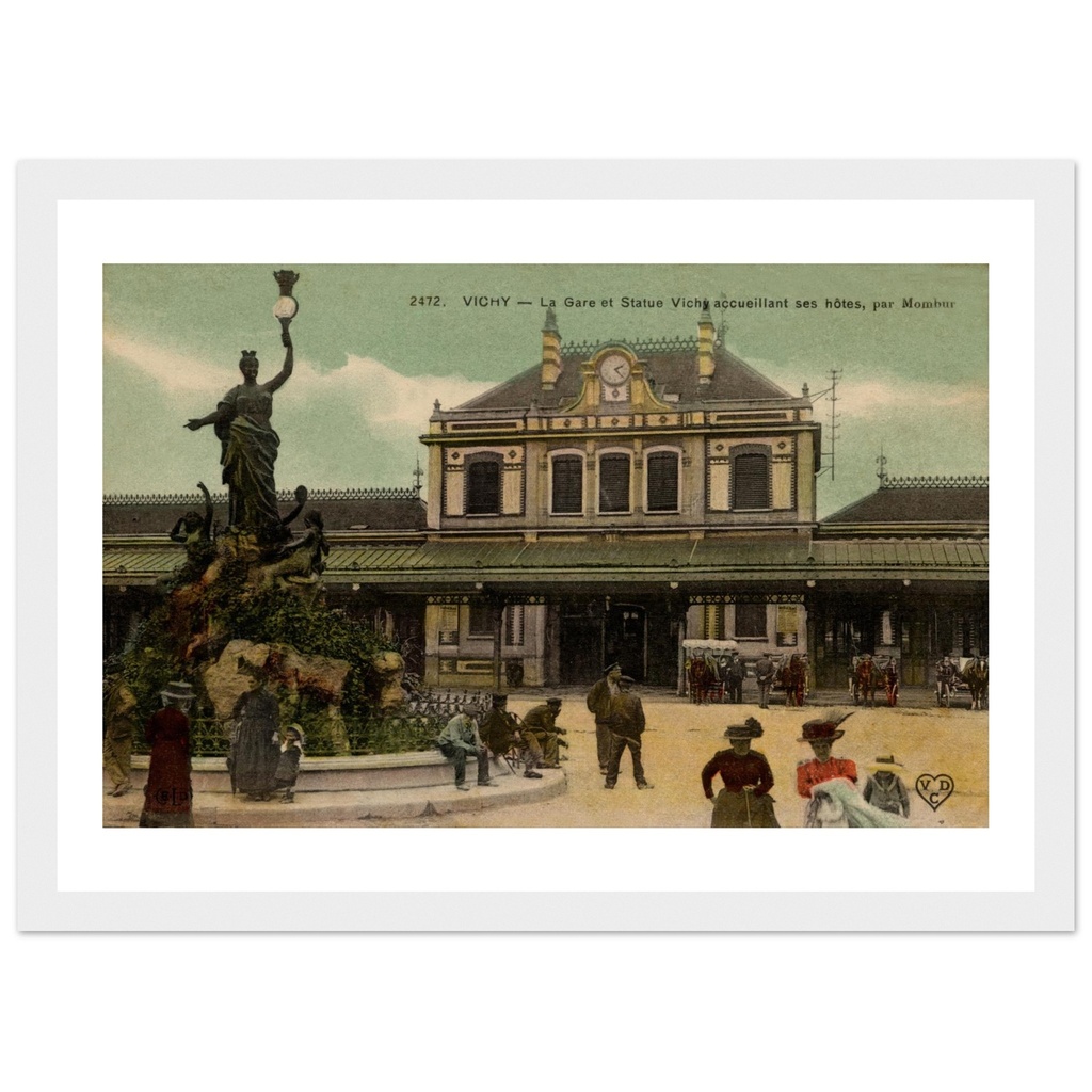 Vichy - La Gare et Statue accueillant ses hotes par Mombur