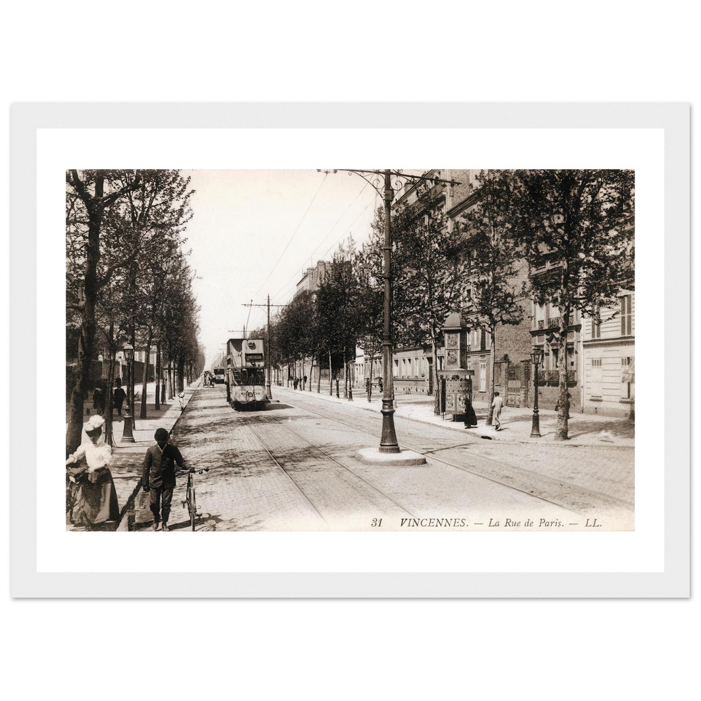 Vincennes - La Rue de Paris