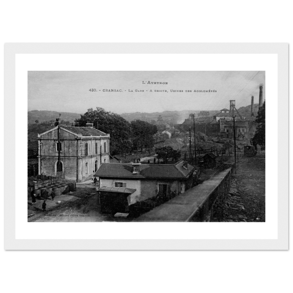 Cransac - La gare a droite l'usine des agglomères