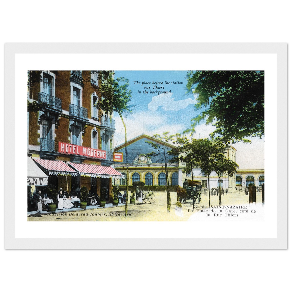 Saint Nazaire - La Place de la Gare, cote de la rue Thiers
