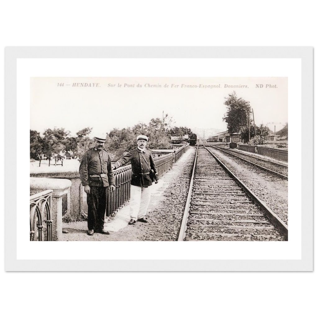 Hendaye - sur le pont du chemin de fer, franco espagnole