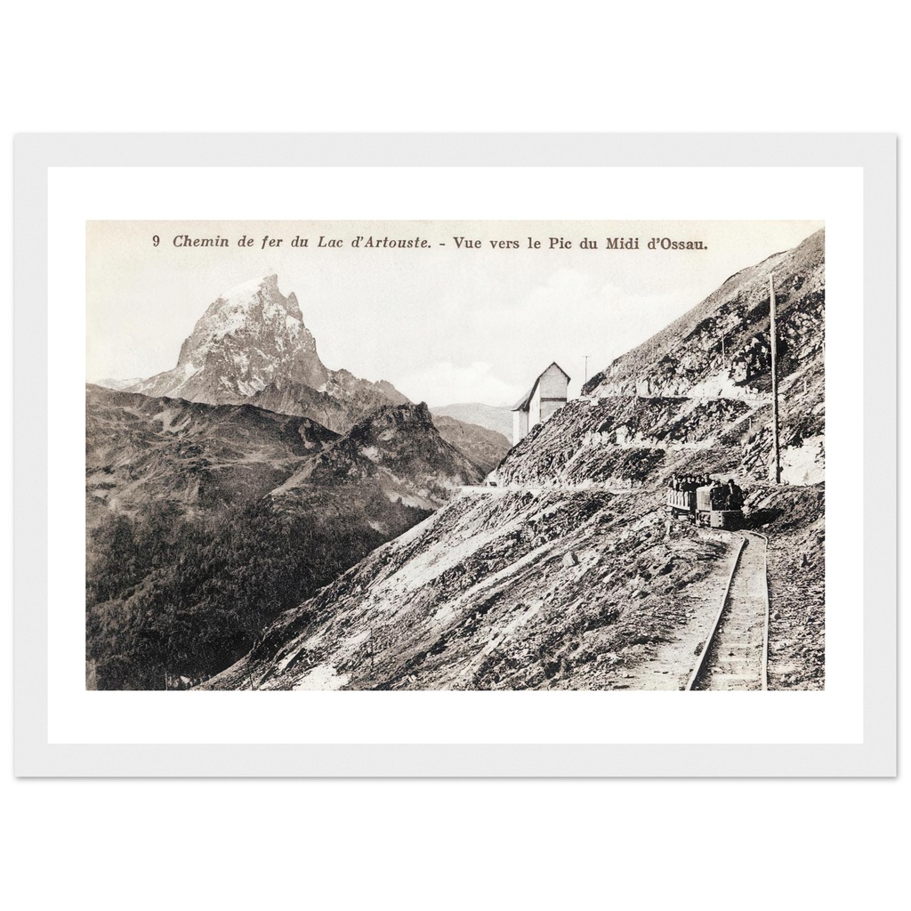 Chemin de fer du lac d'Artoust -Vue vers le Pic du Midi D'ossau Pyrennees Atlantiques  - Aquitaine - France