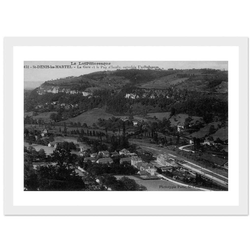Saint-Denis-lès-Martel - La Gare et le puy d'Iseolu autrefois Uxellodunum