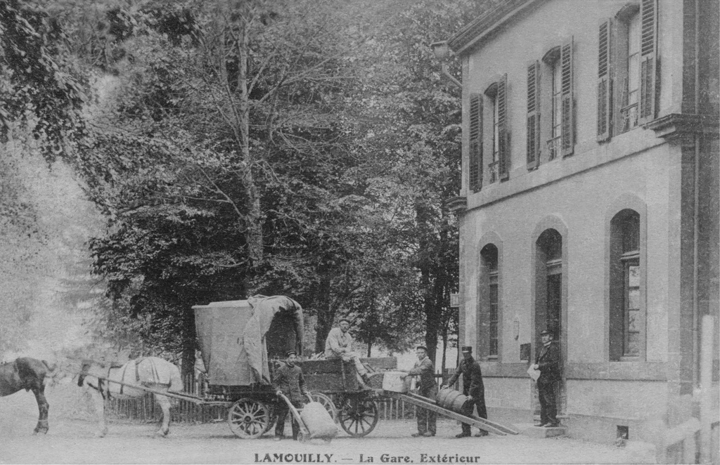 Lamouilly - la gare exterieure