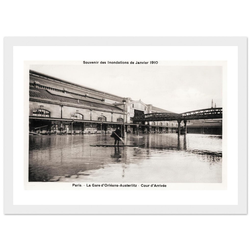 Paris : La Gare d'Orleans-Austerlitz, cour d'Arrivee - Souvenir des innondations de 1910