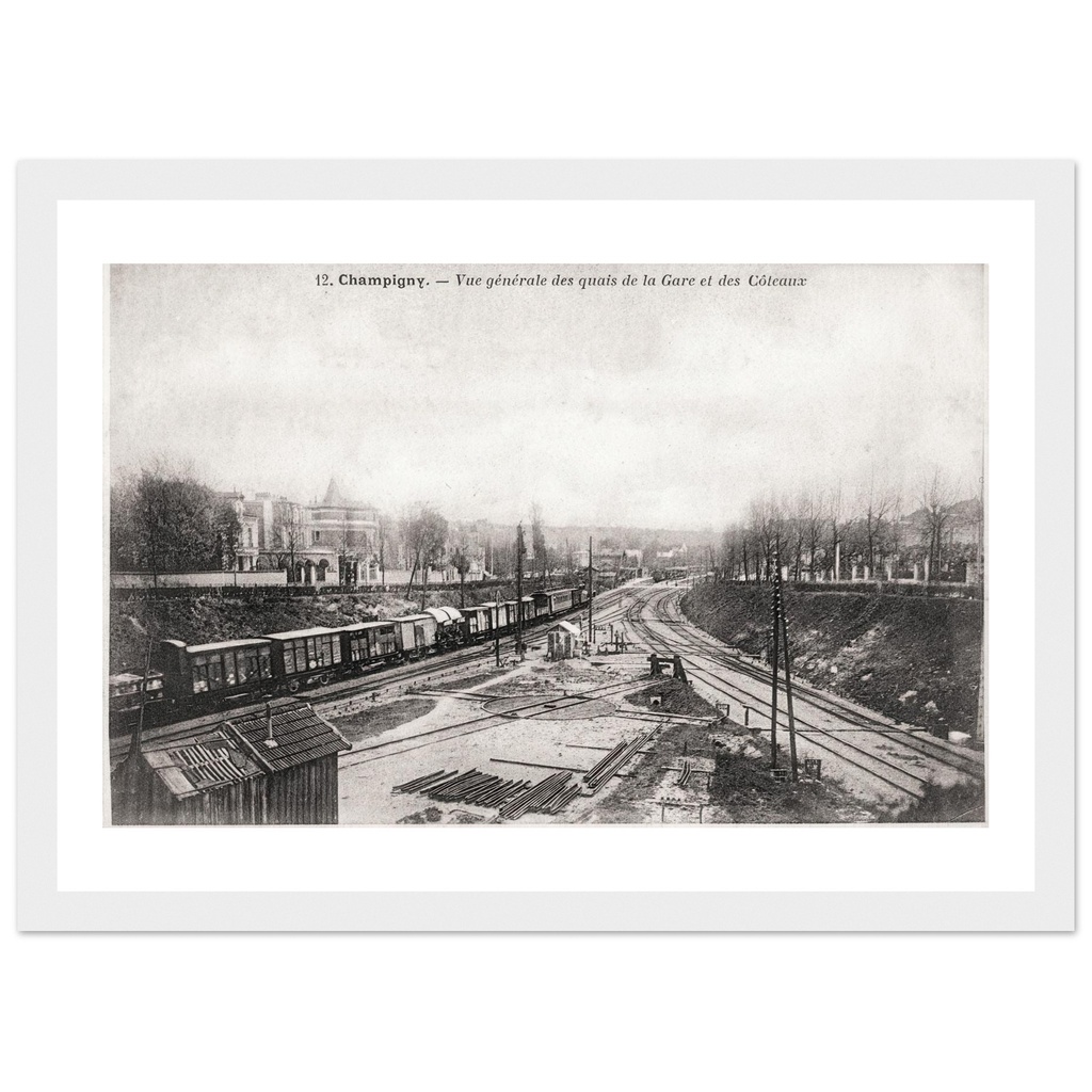 Champigny -Vue generale des quais de la gare et des coteaux