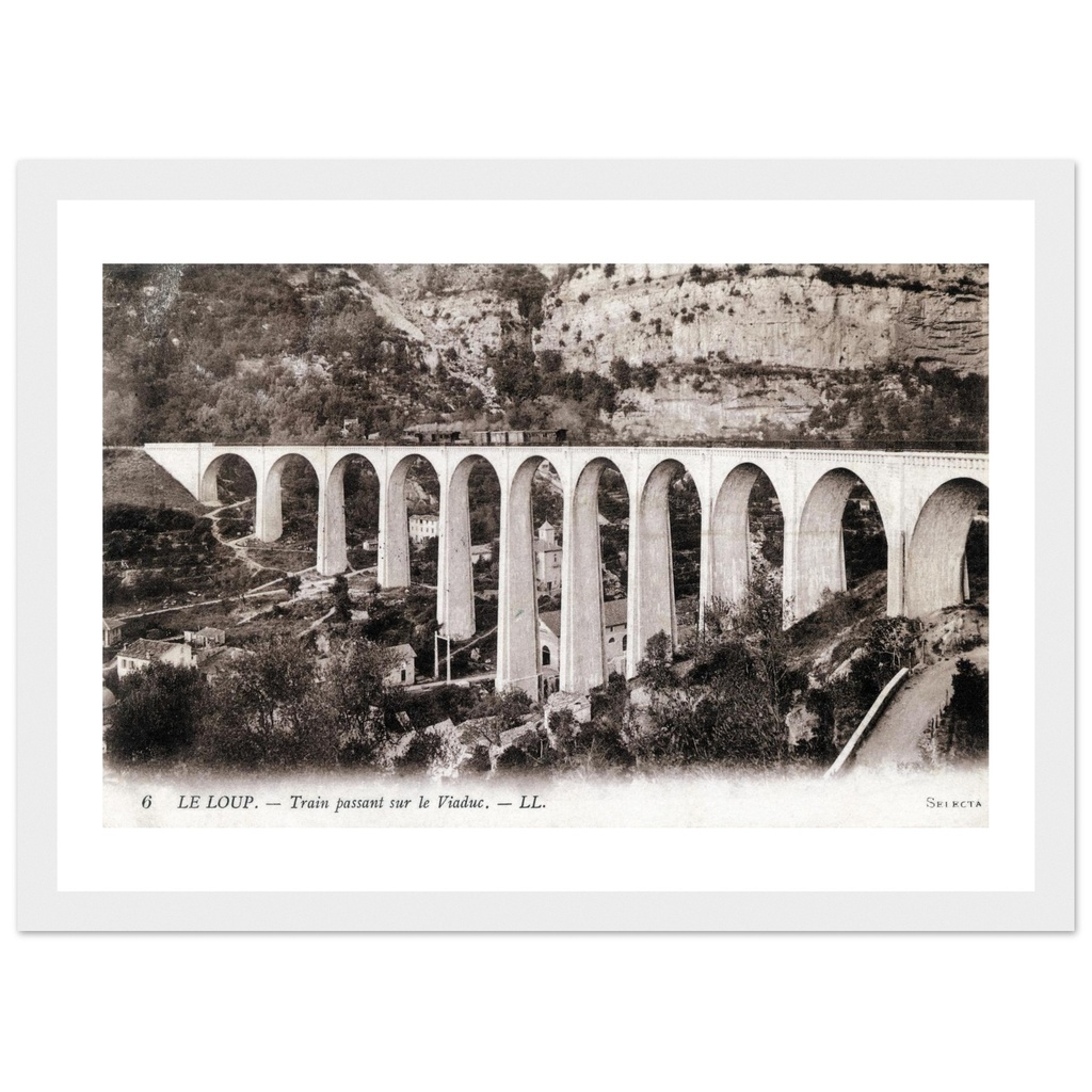 Le Loup - Train passant sur le Viaduc