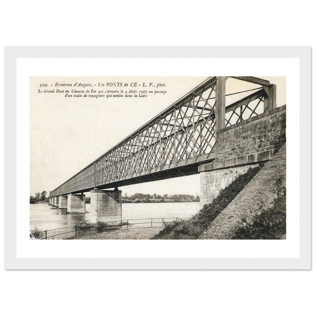 Environs d'Angers - Les Ponts-de-Ce , le grand Pont du chemin de fer qui s'ecroula le 4 aout 1907 au passage d'un train de voyageur qui tomba dans la Loire