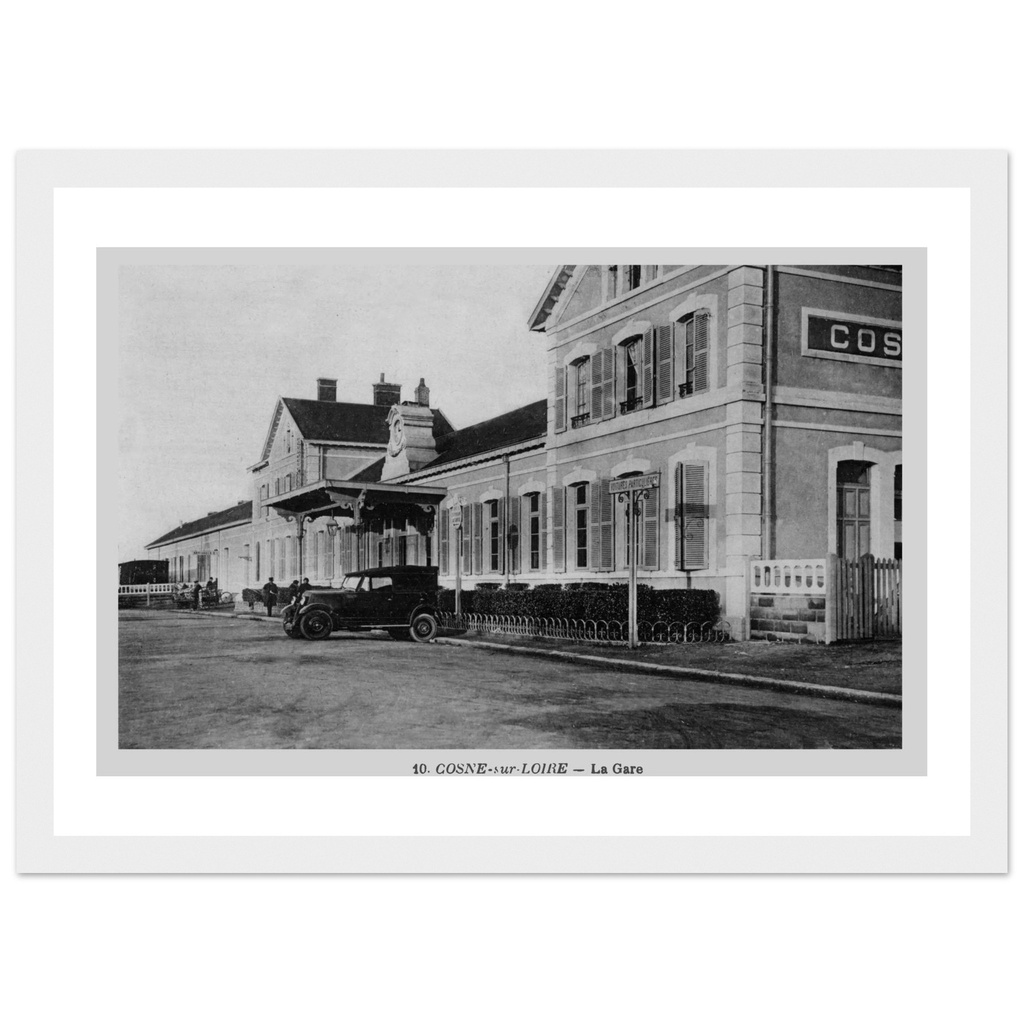 Cosne-Cours-sur-Loire - La place de la Gare