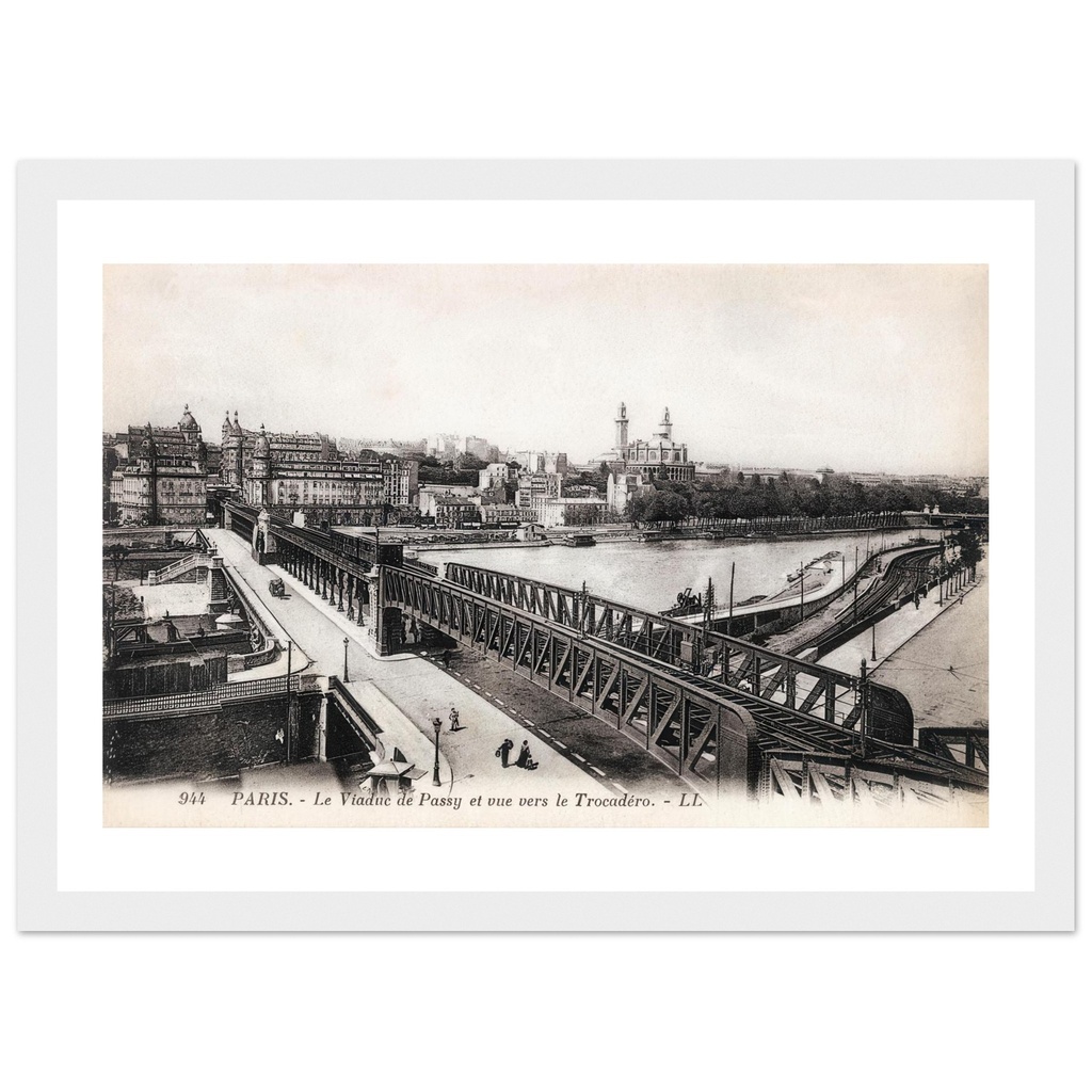 Paris - Le viaduc de Passy et vue vers le Trocadero