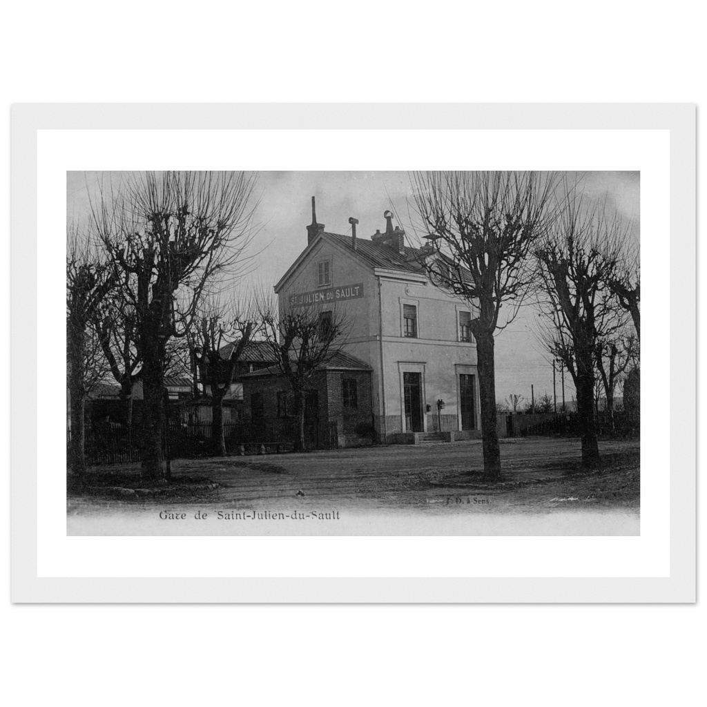 St Julien du Sault - la Gare