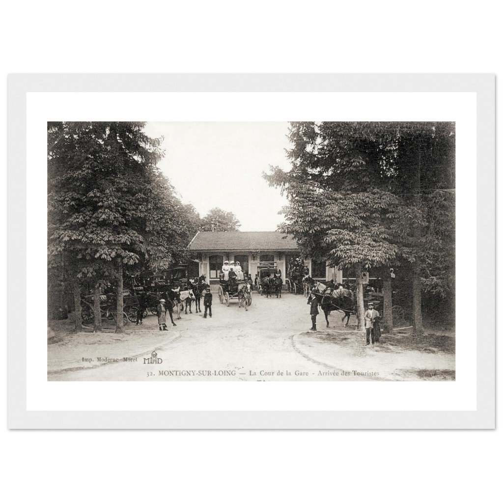 Montigny-sur-Loing - la Cour dela Gare - Arrivee des touristes