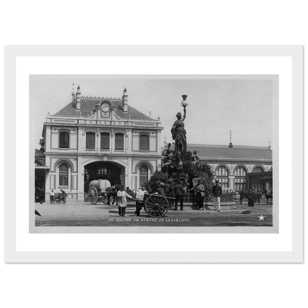 Vichy - La Statue de la Liberte