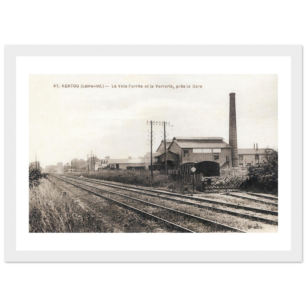 Vertou (Loire inf.) - La Voie Ferrée et la verrerie, près de la gare