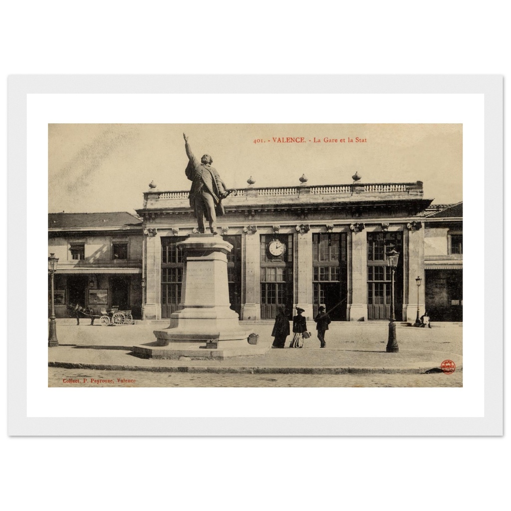 Valence - La Gare et la Statue