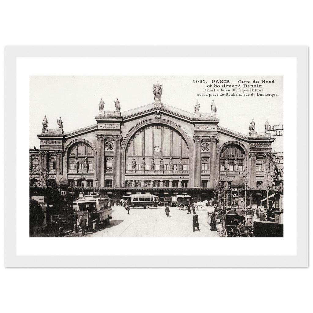 Paris : La Gare du Nord et le boulevard Denain. Construite en 1863 par Hittorf sur la place de Roubaix, rue de Dunkerque.