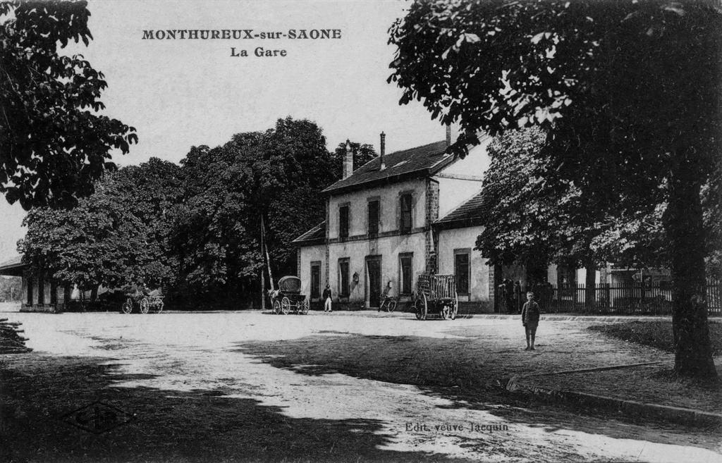 Monthureux-sur-Saône - La gare a l'exterieur